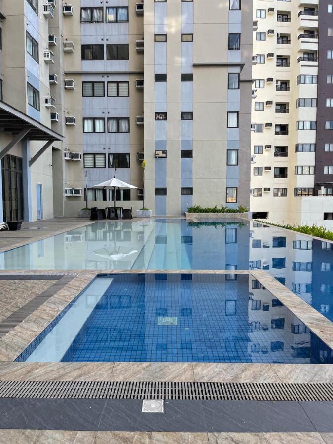 The Persimmon Studios Near Ayala And Sm City סבו מראה חיצוני תמונה