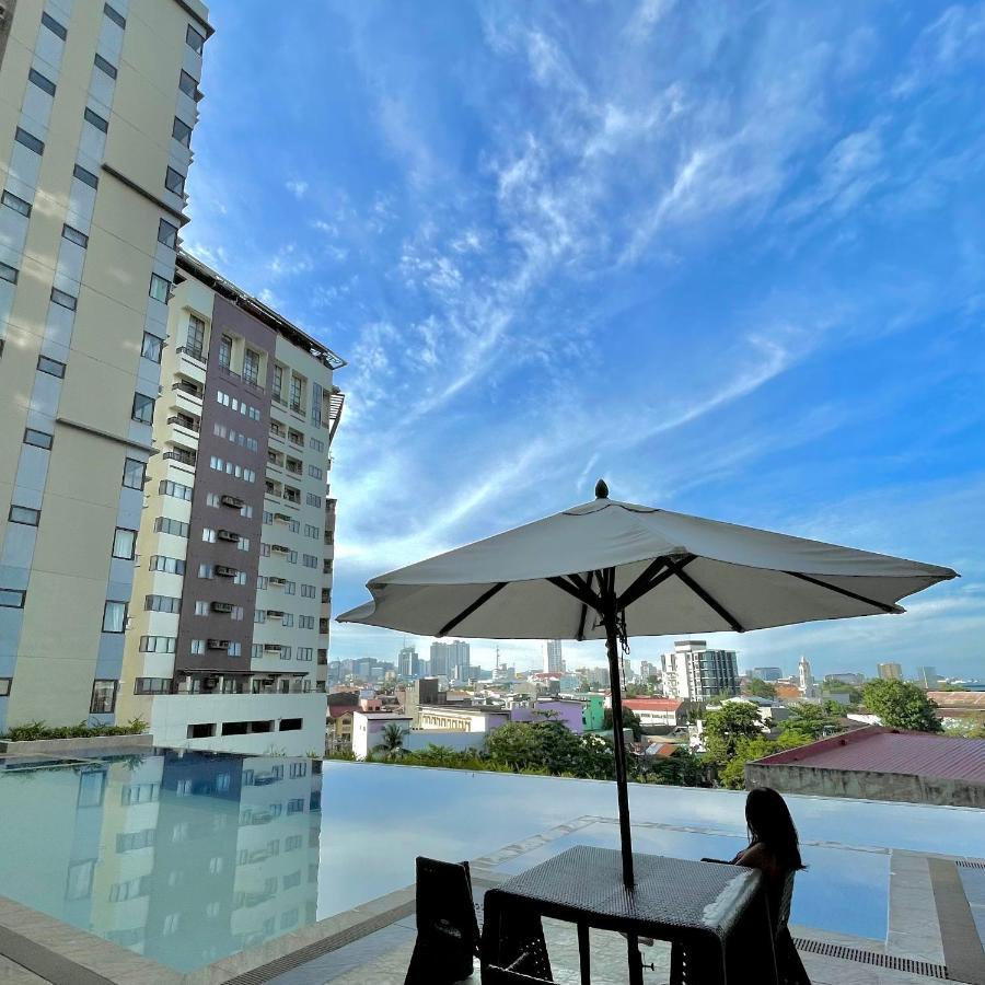 The Persimmon Studios Near Ayala And Sm City סבו מראה חיצוני תמונה
