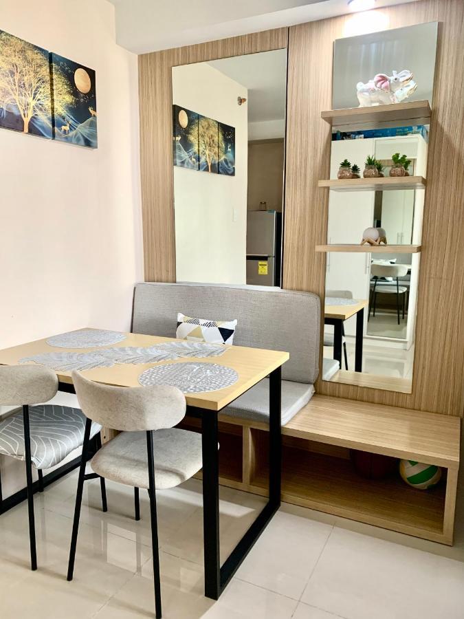 The Persimmon Studios Near Ayala And Sm City סבו מראה חיצוני תמונה