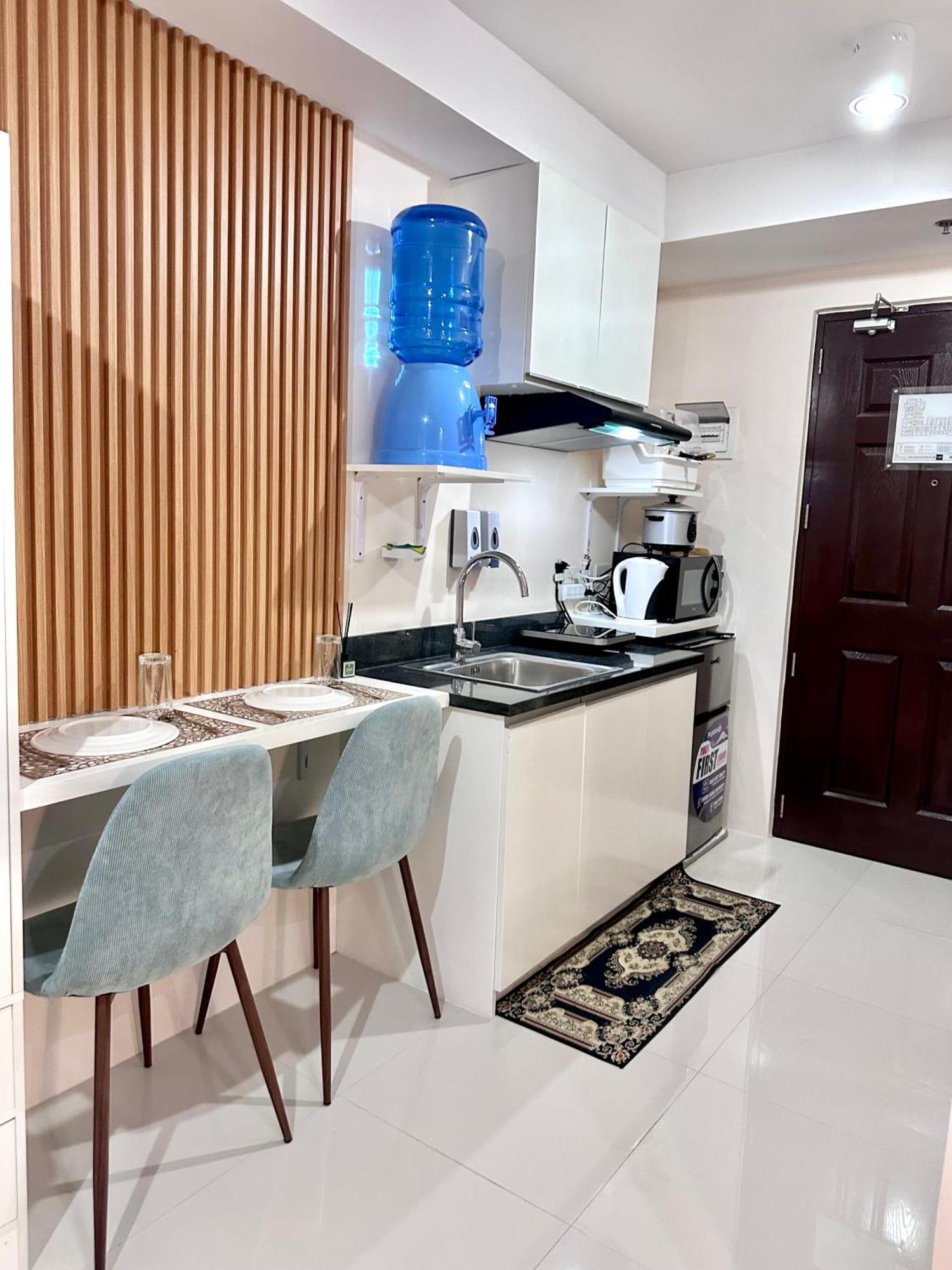 The Persimmon Studios Near Ayala And Sm City סבו מראה חיצוני תמונה