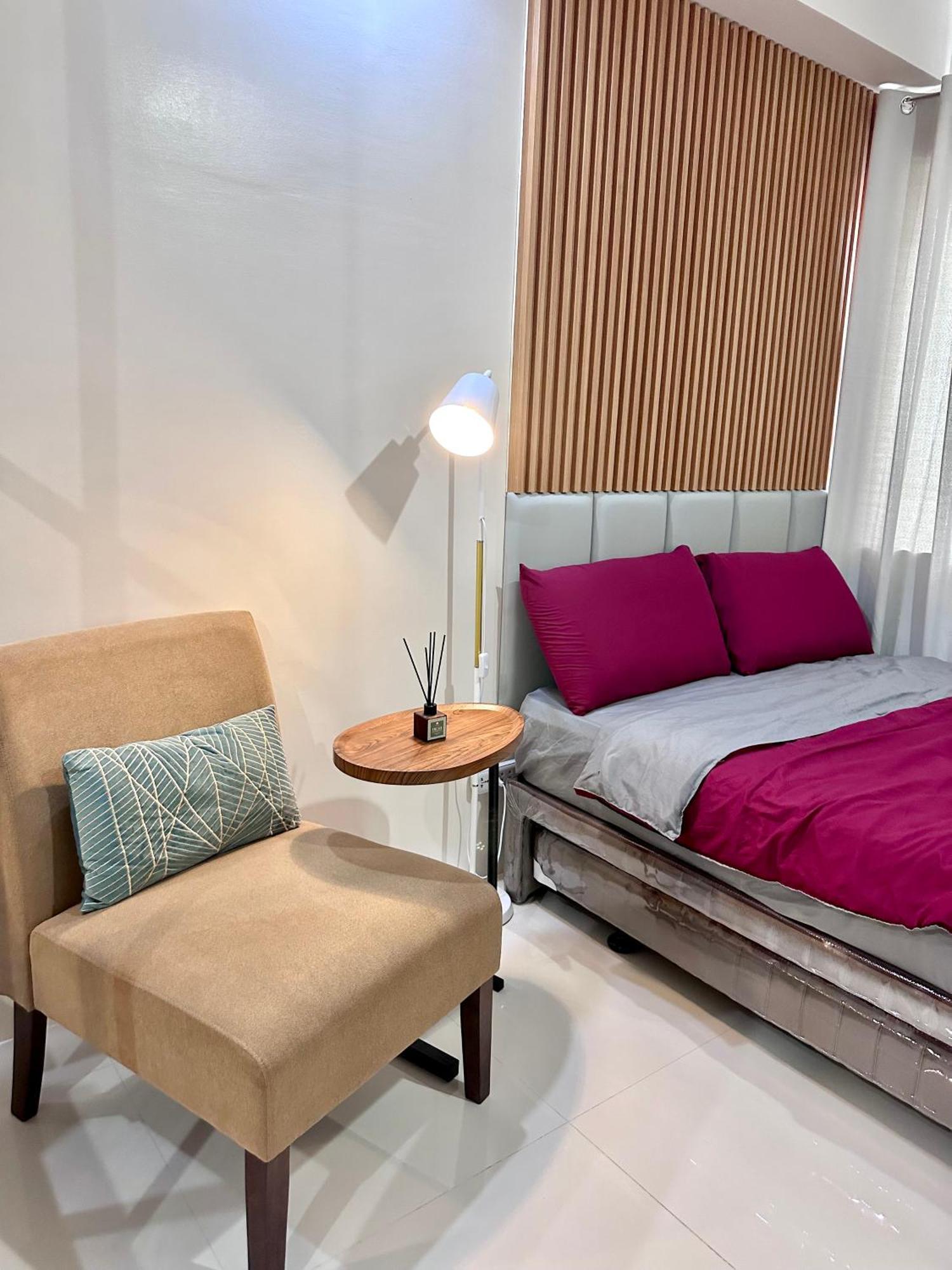 The Persimmon Studios Near Ayala And Sm City סבו מראה חיצוני תמונה