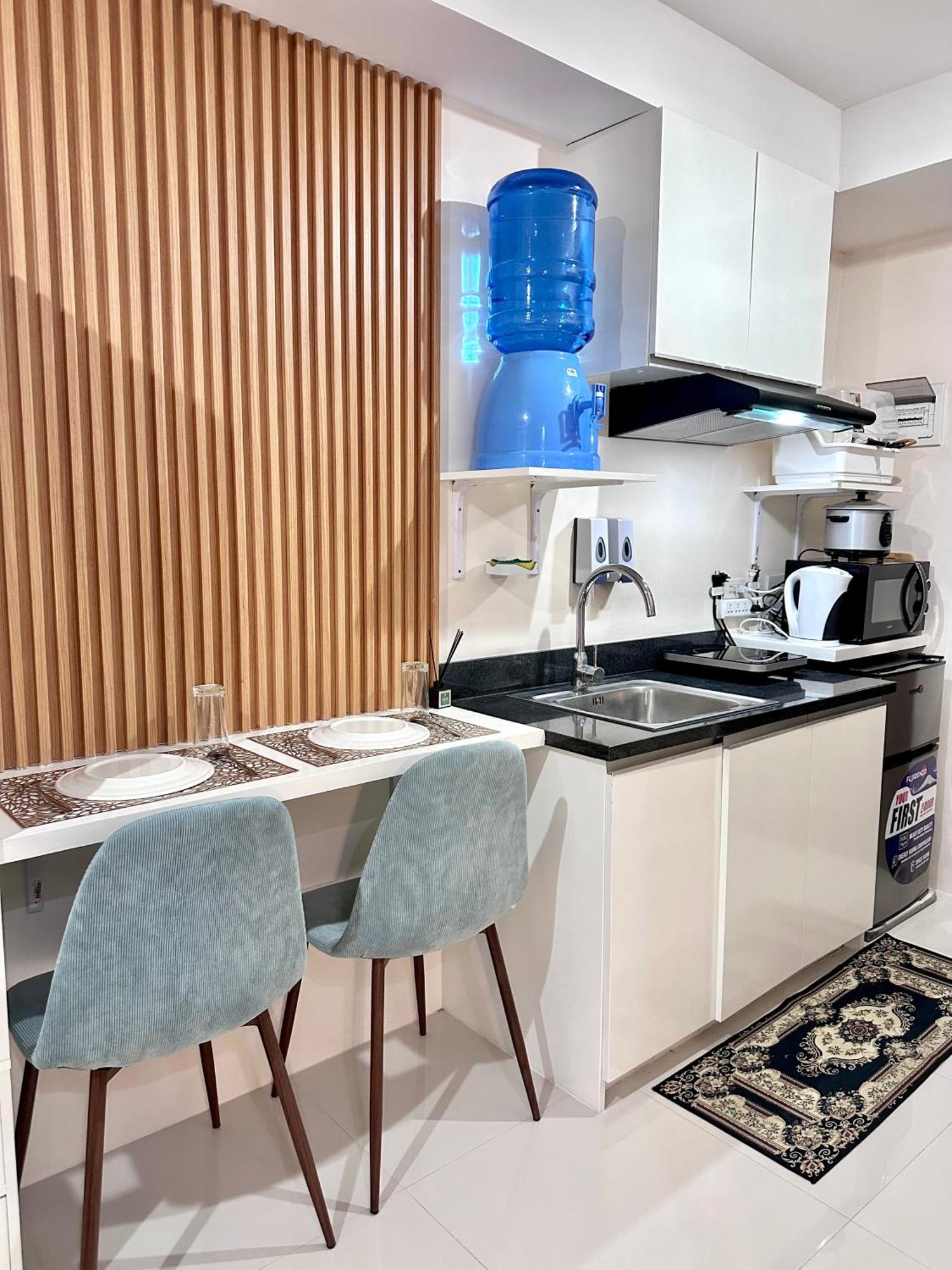 The Persimmon Studios Near Ayala And Sm City סבו מראה חיצוני תמונה