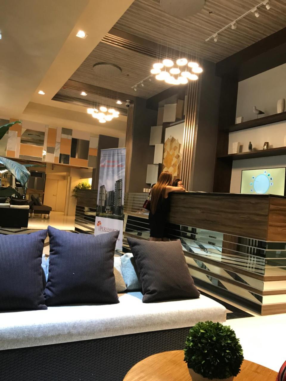 The Persimmon Studios Near Ayala And Sm City סבו מראה חיצוני תמונה