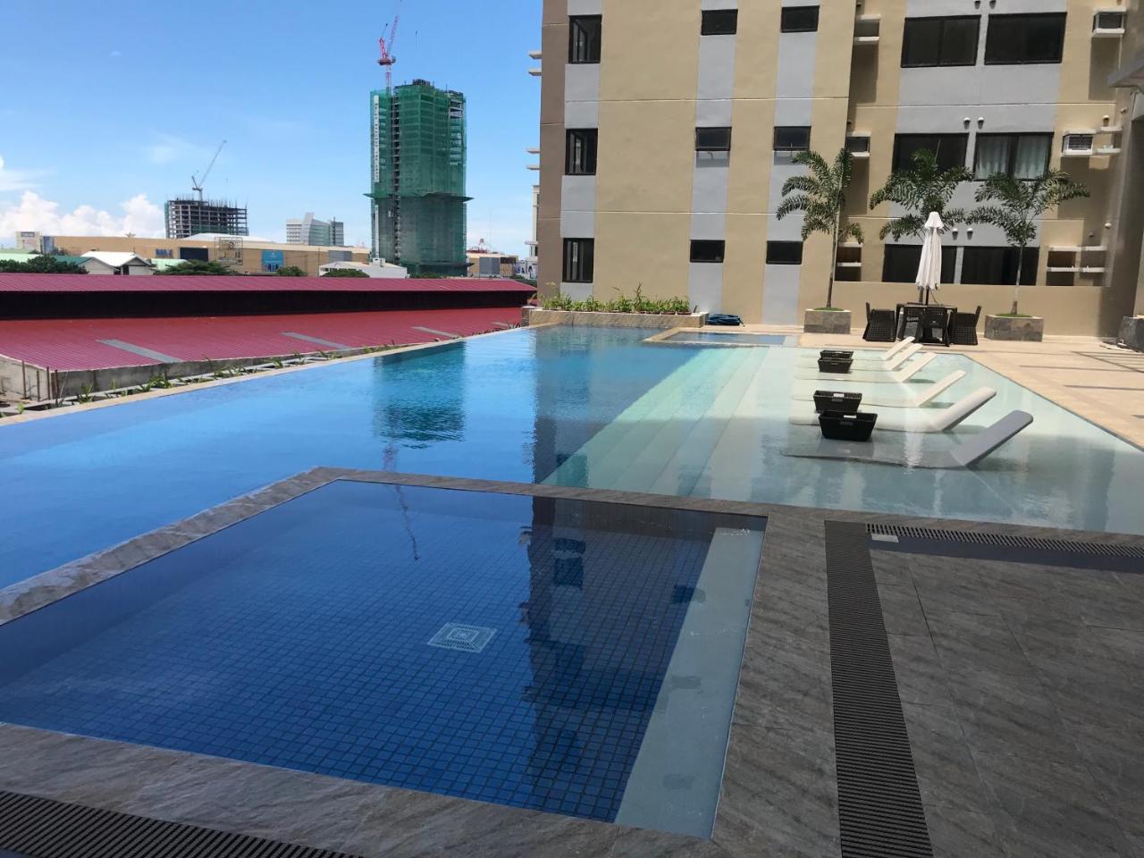The Persimmon Studios Near Ayala And Sm City סבו מראה חיצוני תמונה